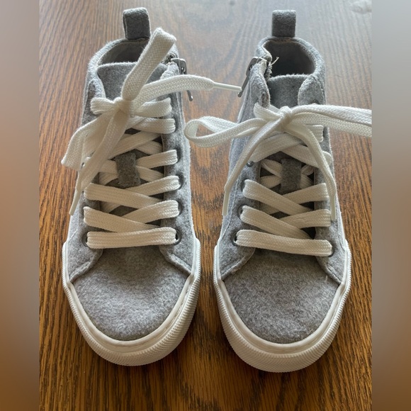 Minnie Mouse GAP  Sneakers. - Picture 4 of 7